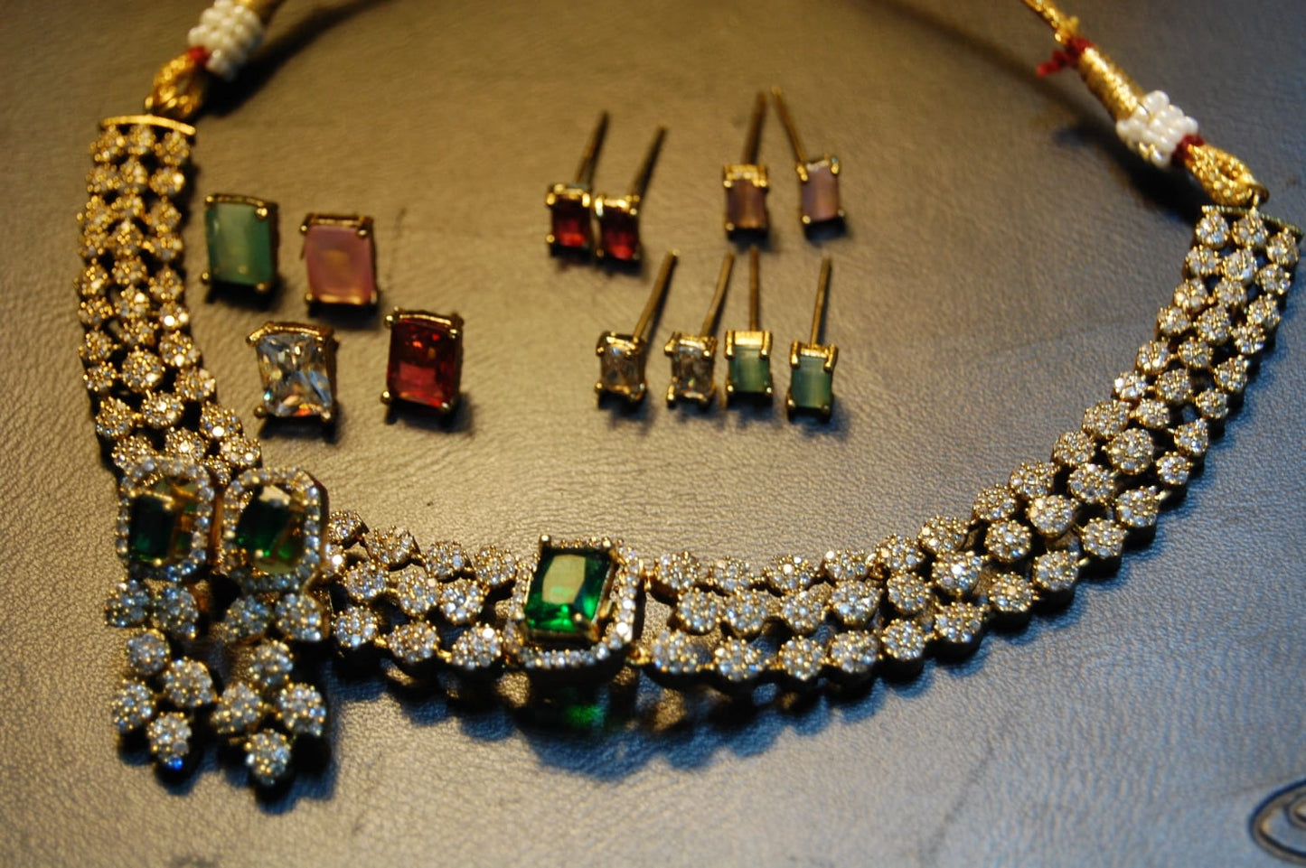CHANGEABLE EARRINGS & NECKLACE SET