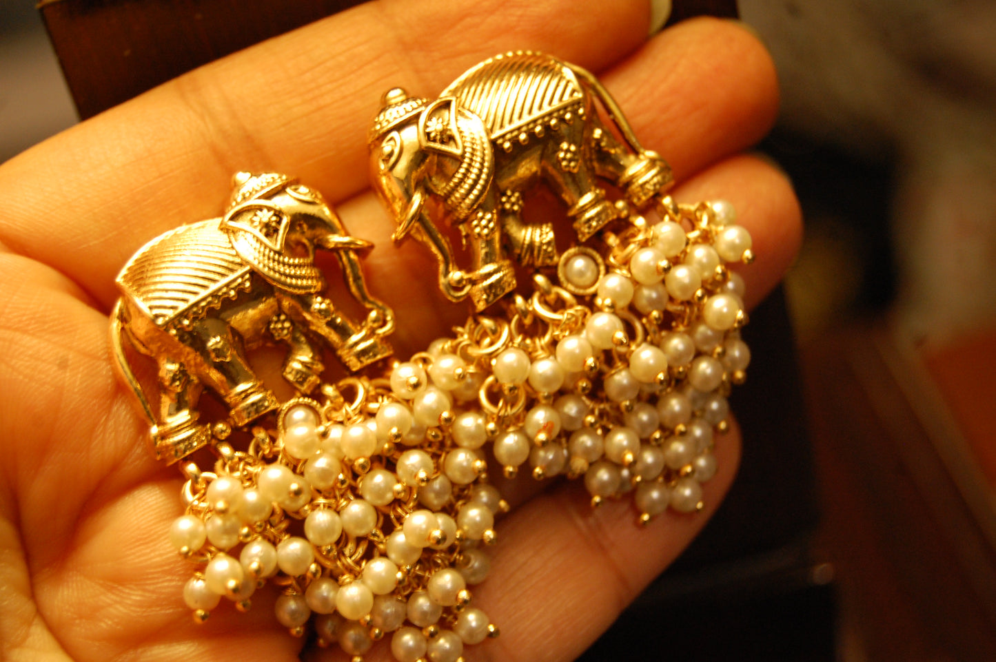 ELEPHANT PEARL EARRINGS