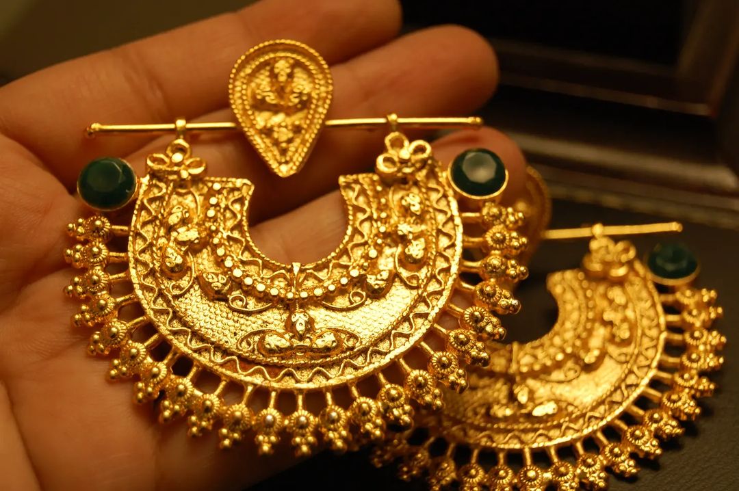 EGYPTIAN INSPIRED EARRINGS WITH GREEN