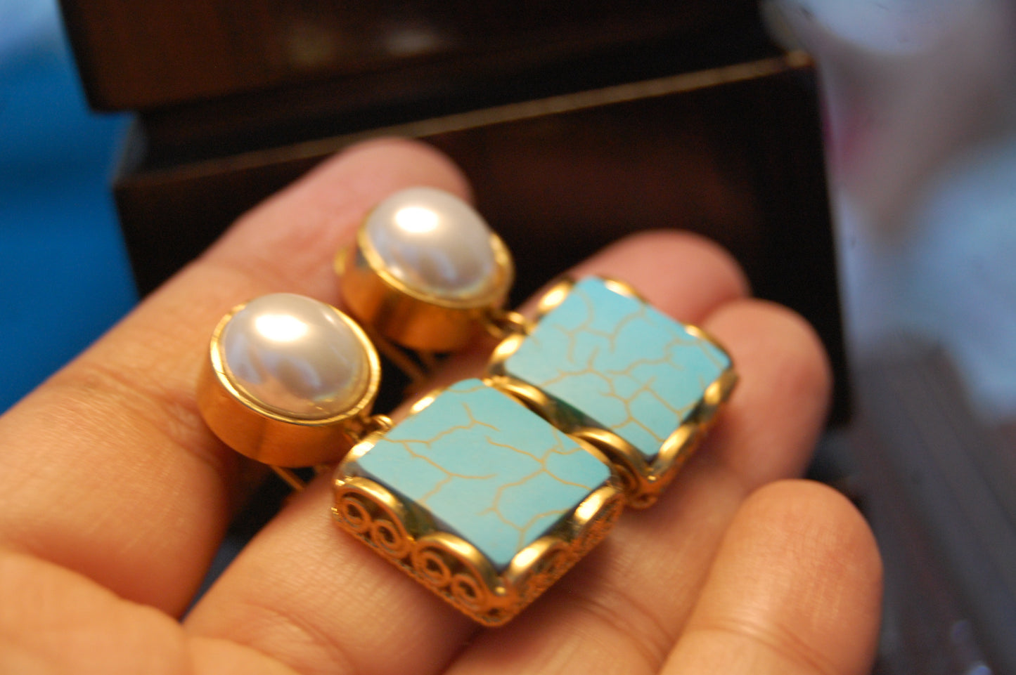 FEROZA PEARL EARRINGS