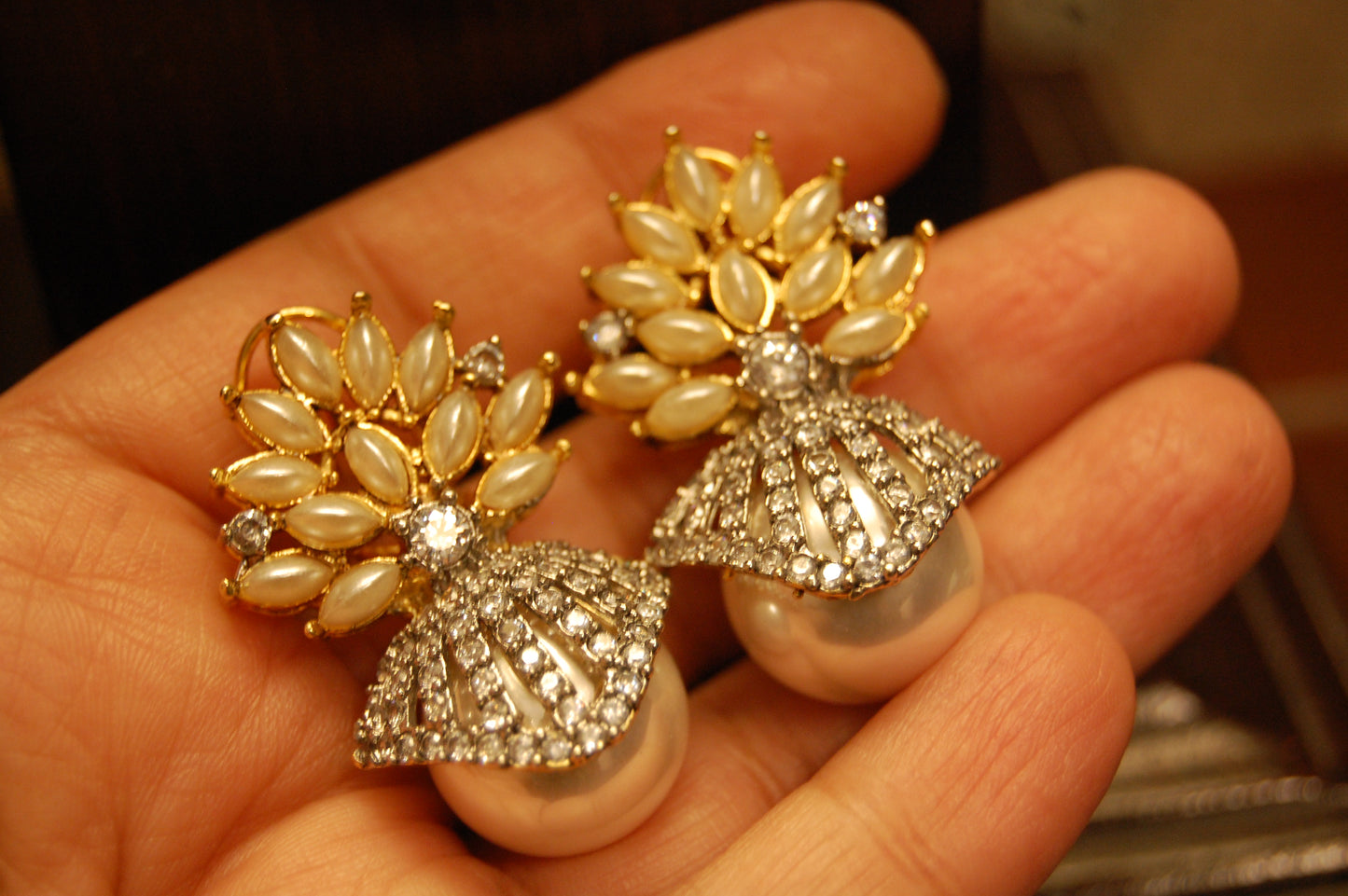 ZIRCON & PEARL EARRINGS