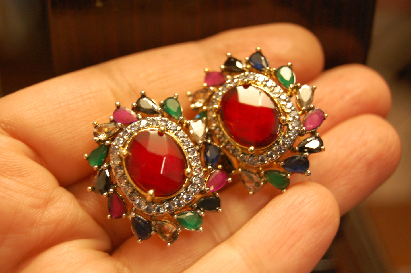 MULTI EARRINGS WITH RED EARRINGS