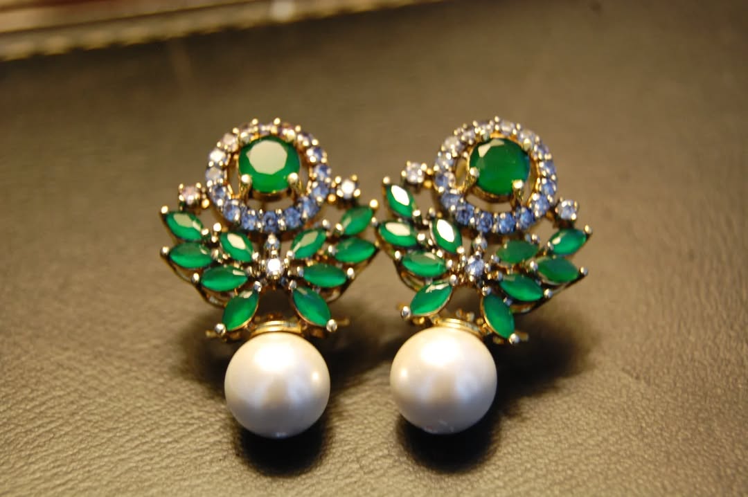 GREEN PEARL & ZIRCON EARRINGS