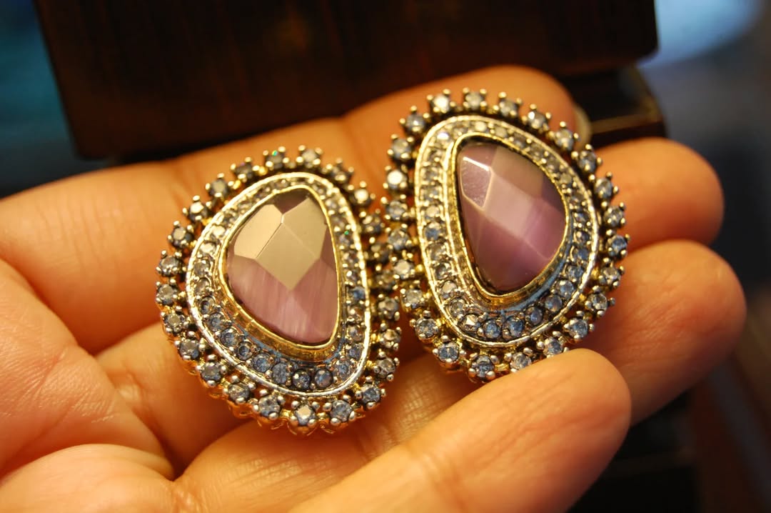 PURPLISH LILAC ZIRCON EARRINGS