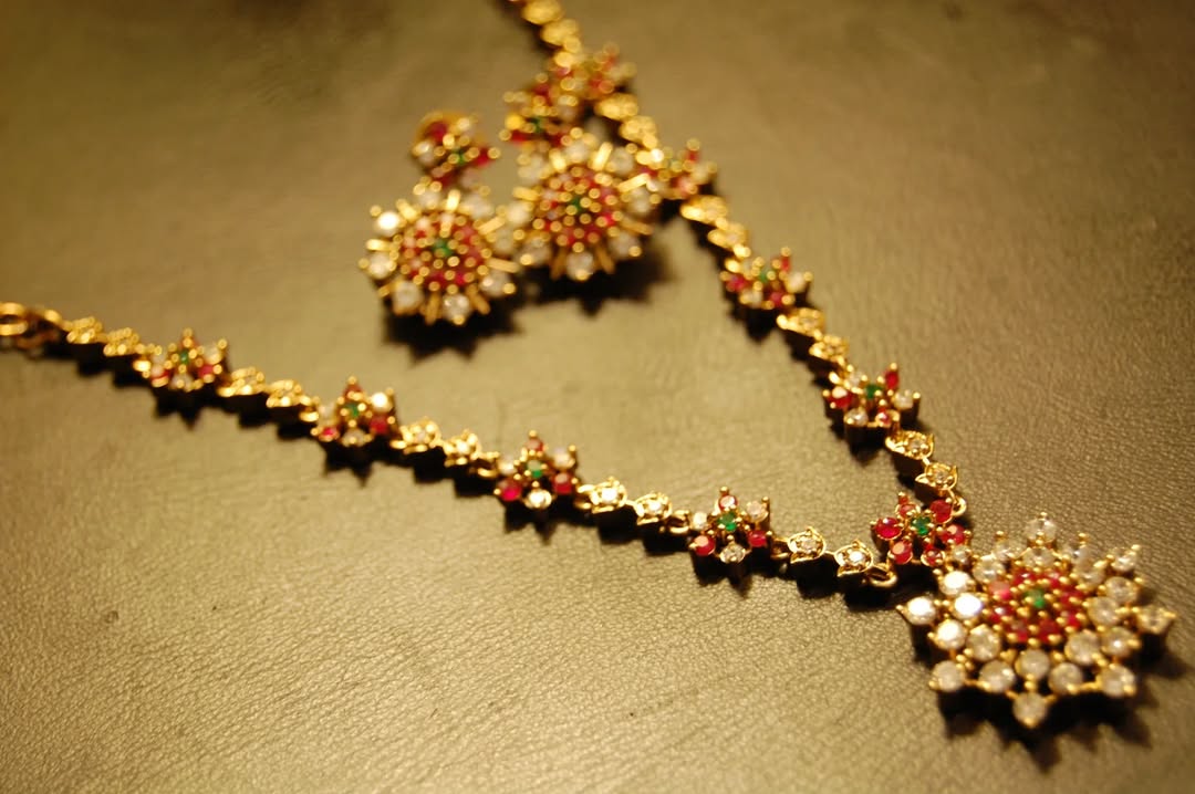 SOUTH INDIAN NECKLACE SET IN RED, GREEN & ZIRCON