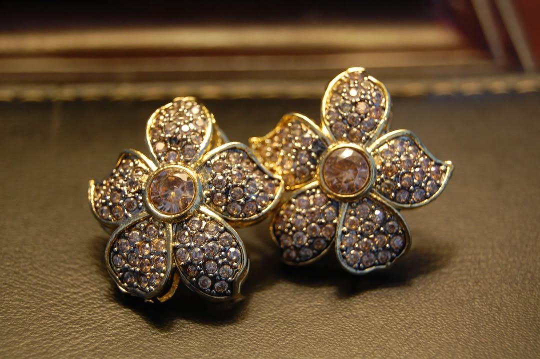FLORAL CHAMPAGNE EARRINGS