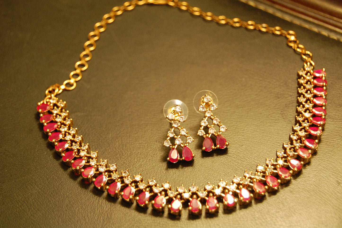 DELICATE RED & ZIRCON SET