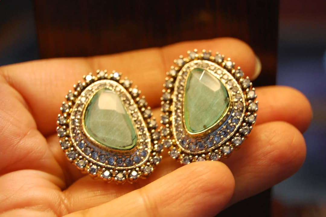 GREEN ZIRCON EARRINGS