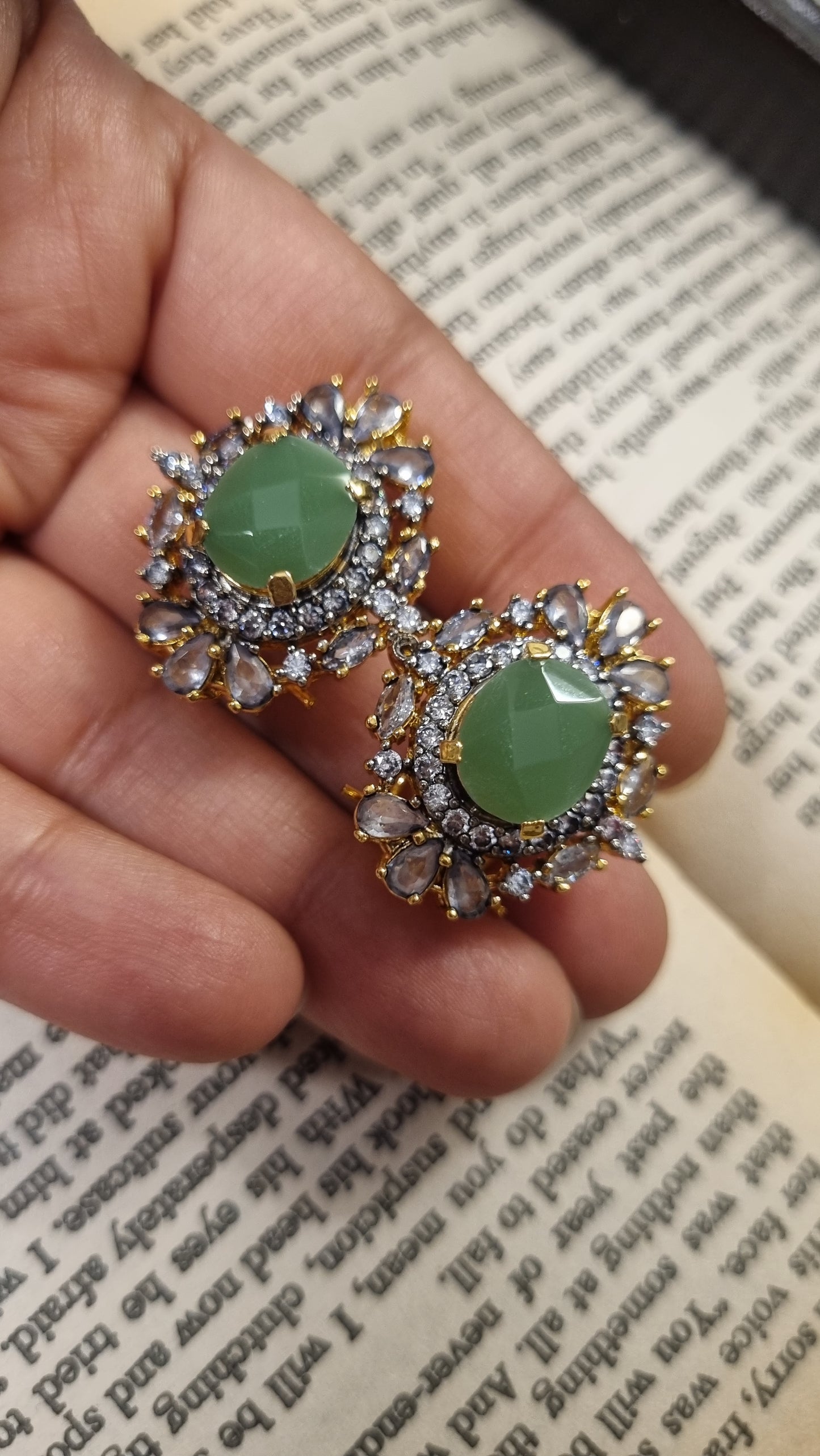 GREEN ZIRCON EARRINGS