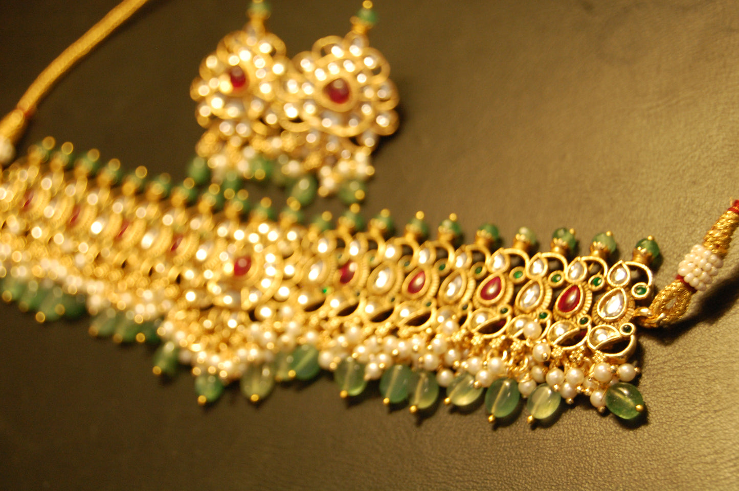 GORGEOUS INDIAN KUNDAN & MULTI STONE CHOKER SET