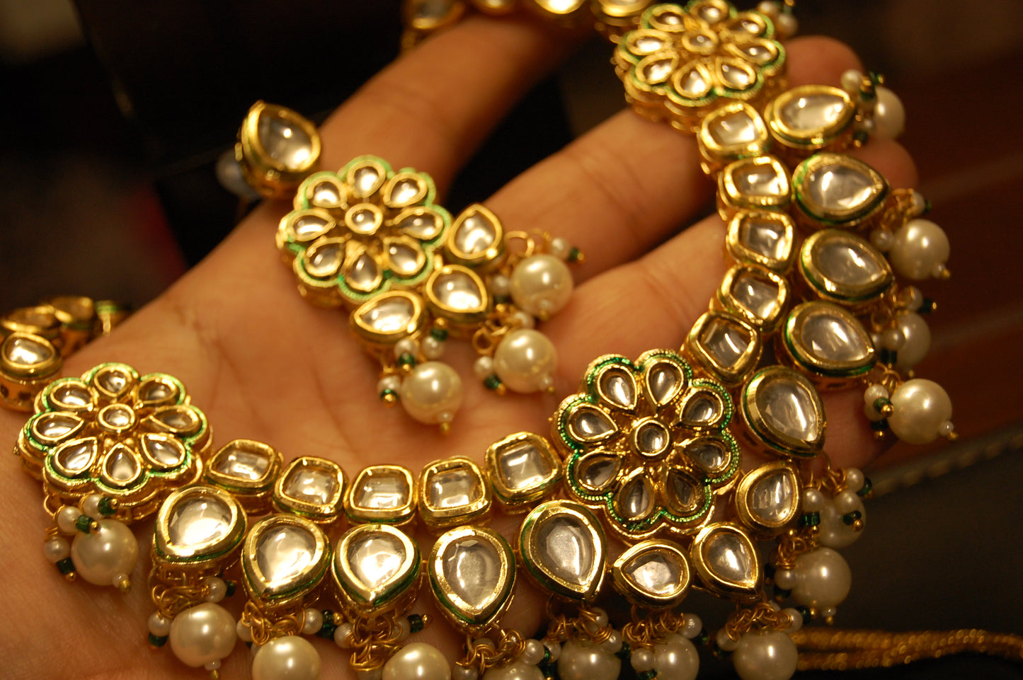 ELEGANT KUNDAN & MEENA SET
