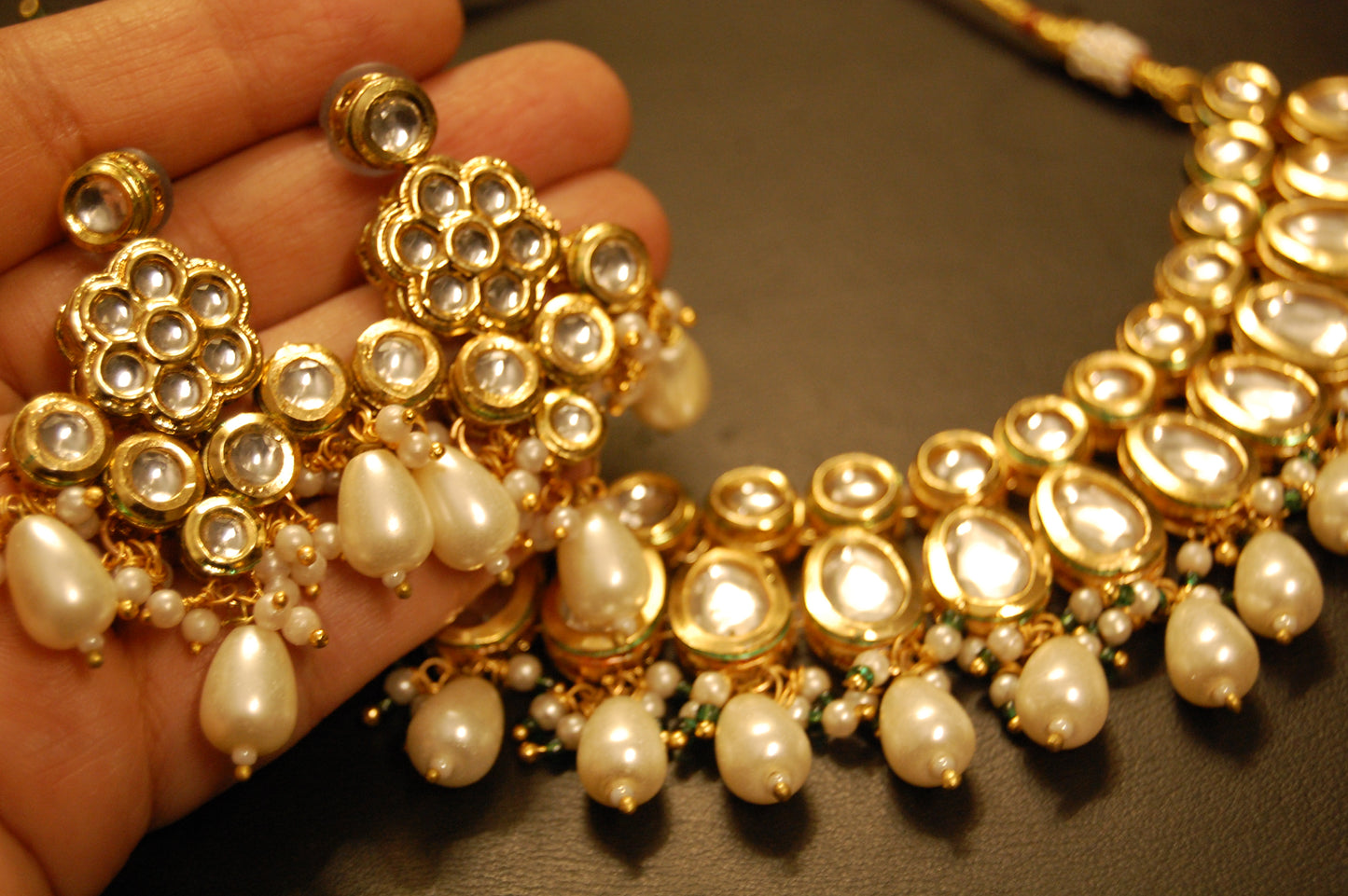 ELEGANT KUNDAN & PEARL SET