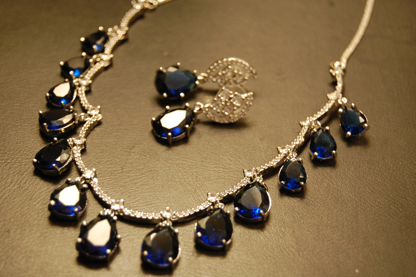 ELEGANT AMERICAN DIAMOND SET WITH SAPPHIRE BLUE