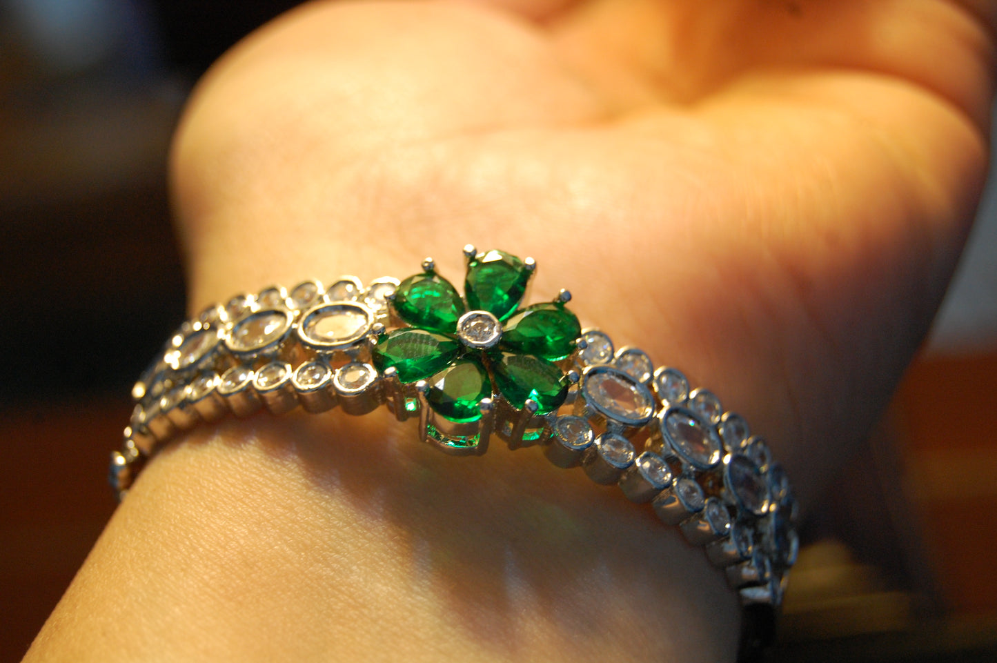 GREEN ZIRCON KARA