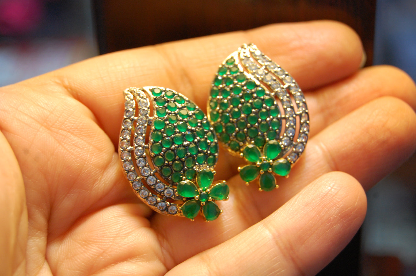 GREEN ZIRCON EARRINGS