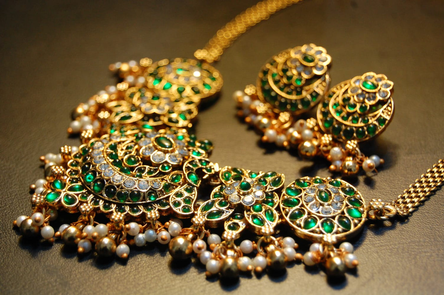 ELEGANT SOUTH INDIAN NECKLACE SET IN GREEN