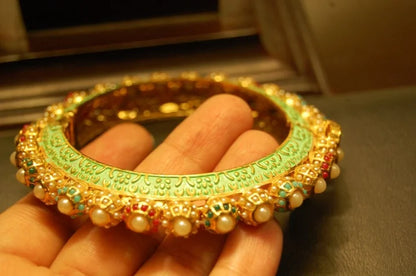 MULTI STONE KARA WITH MEENA