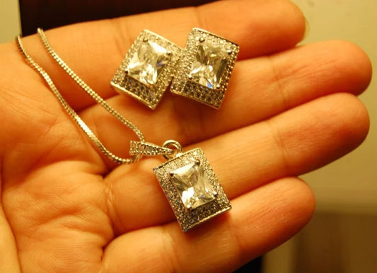 ZIRCON PENDENT SET