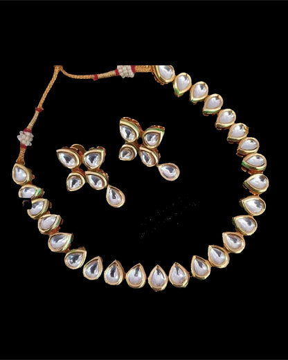 DELICATE KUNDAN SET