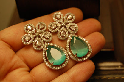 ZIRCON EARRINGS IN JADE GREEN