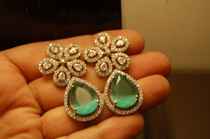 ZIRCON EARRINGS IN JADE GREEN