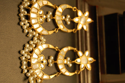 ELEGANT KUNDAN EARRINGS WITH MOTHER OF PEARL