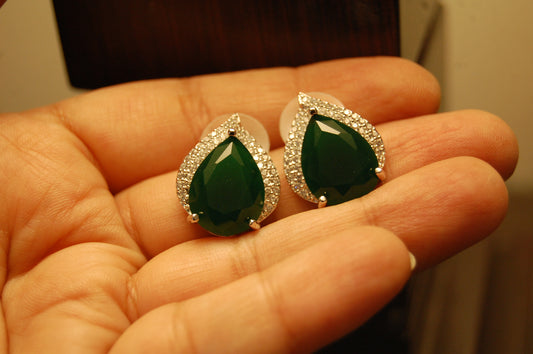 ELEGANT GREEN & ZIRCON EARRINGS