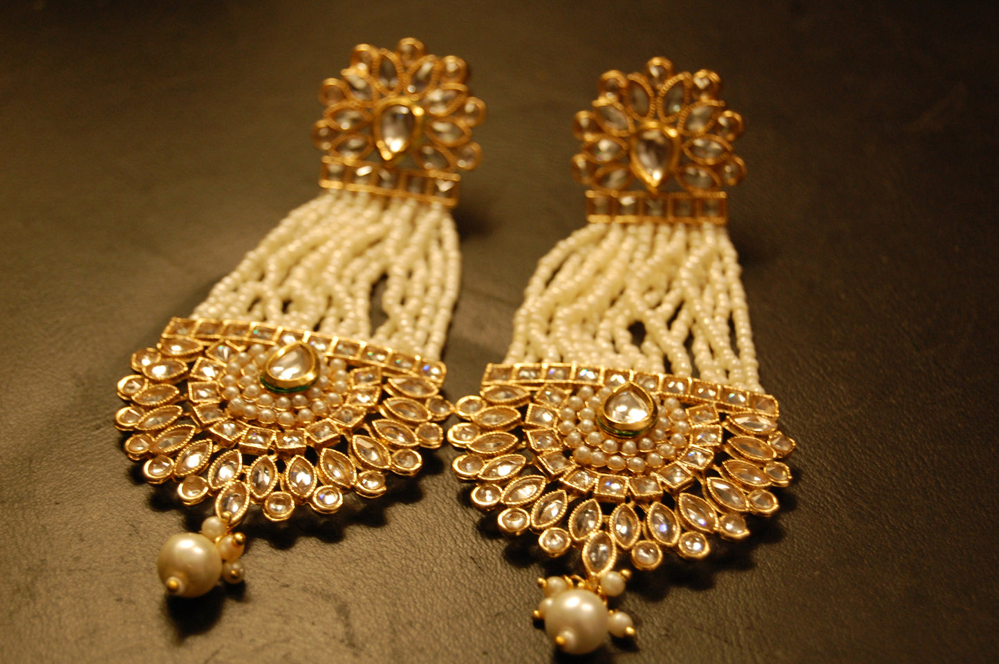 JHOOMAR STYLE EARRINGS IN KUNDAN & PEARLS