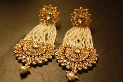 JHOOMAR STYLE EARRINGS IN KUNDAN & PEARLS