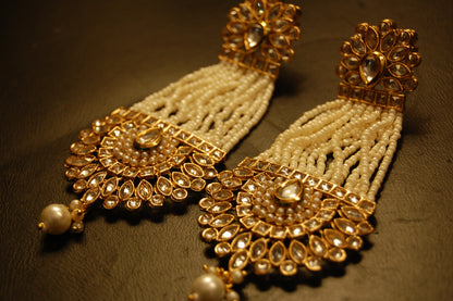 JHOOMAR STYLE EARRINGS IN KUNDAN & PEARLS