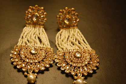 JHOOMAR STYLE EARRINGS IN KUNDAN & PEARLS