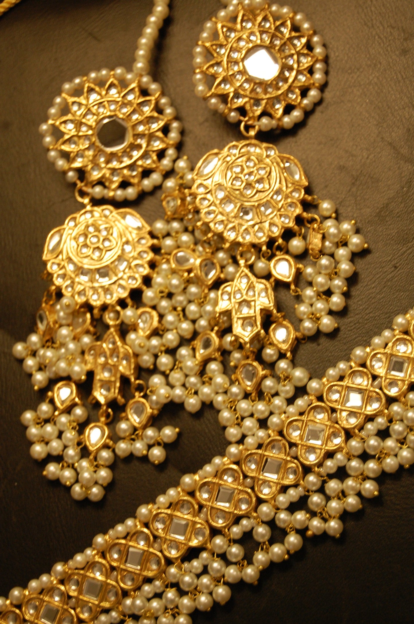 KUNDAN & PEARLS CHOKER SET