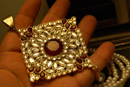 ELEGANT KUNDAN MALA IN RED & PEARL STRING
