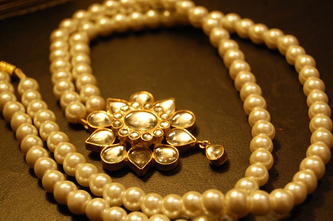 ELEGANT KUNDAN MALA