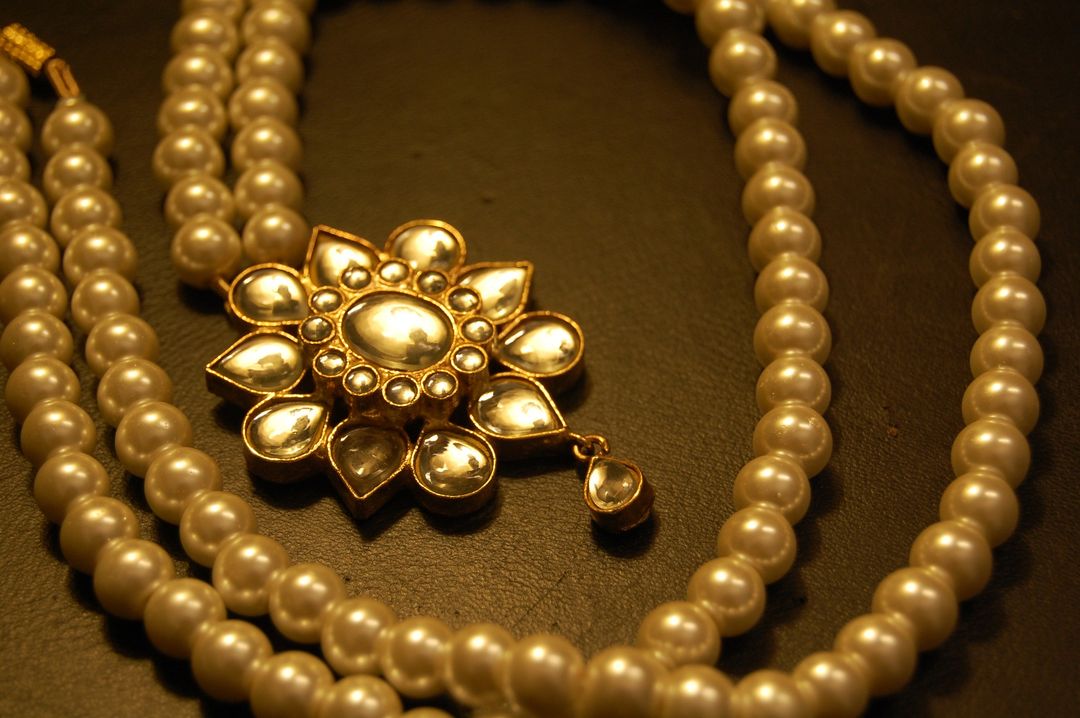 ELEGANT KUNDAN MALA