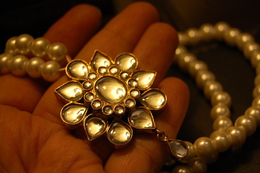 ELEGANT KUNDAN MALA