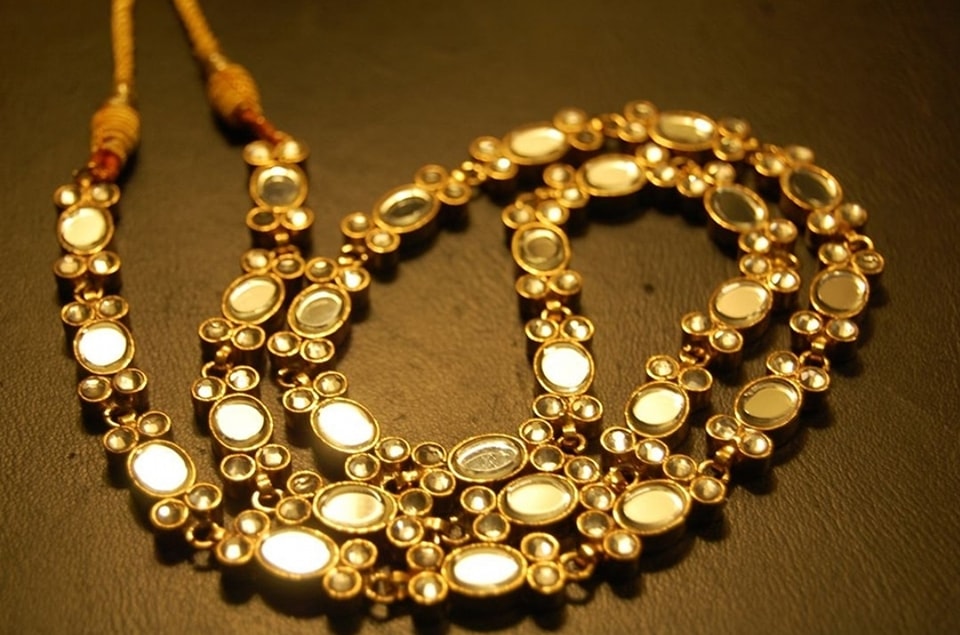 ELEGANT KUNDAN NECKLACE
