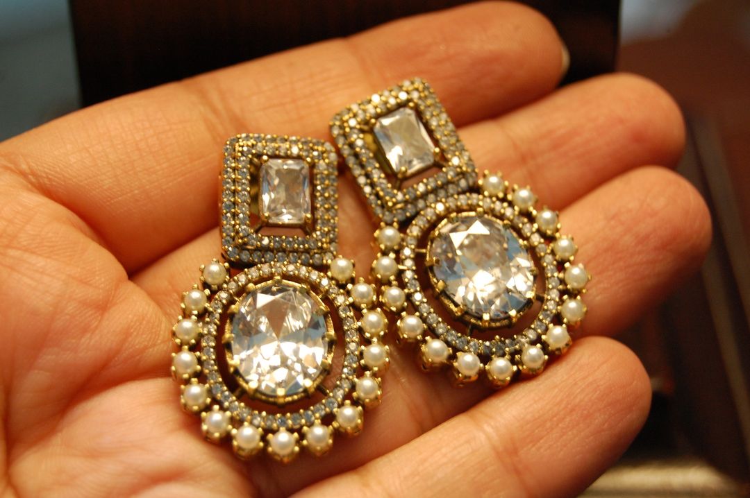 ZIRCON & PEARL EARRINGS