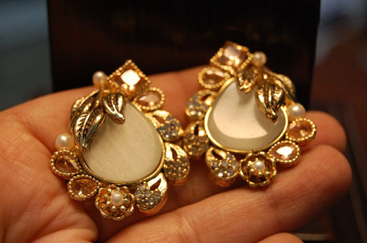 EARRINGS IN WHITE,  CHAMPAGNE & ZIRCONS