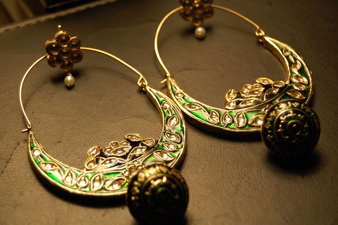 CHAAND BALAS IN CHAMPAGNE & GREEN