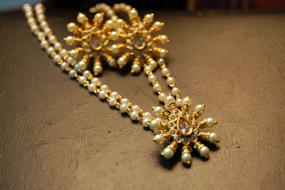 DELICATE KUNDAN & PEARLS PENDENT SETS