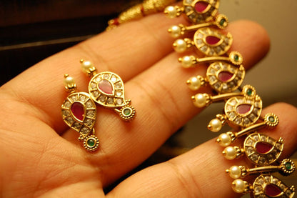 DELICATE PAISLEY NECKLACE SET