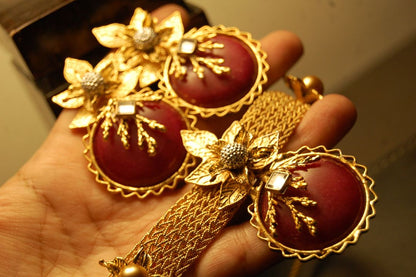 TRENDY RED STONE CHOKER SET