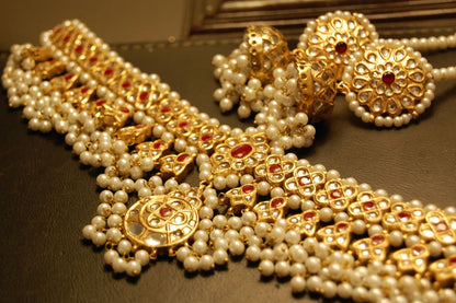KUNDAN & RED STONE CHOKER SET WITH PEARLS
