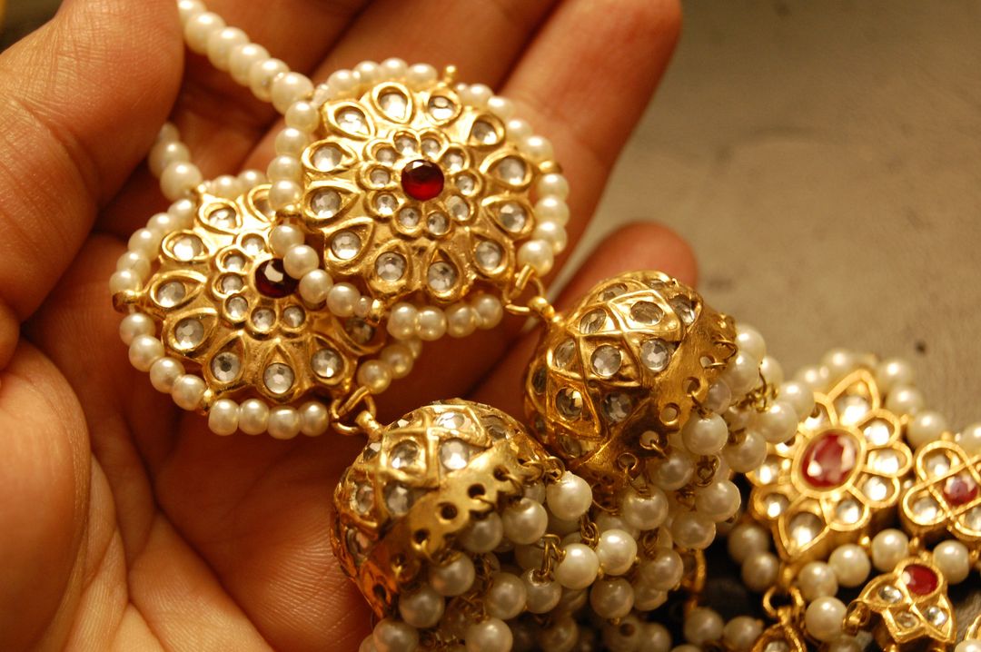 KUNDAN & RED STONE CHOKER SET WITH PEARLS