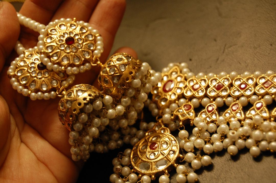 KUNDAN & RED STONE CHOKER SET WITH PEARLS