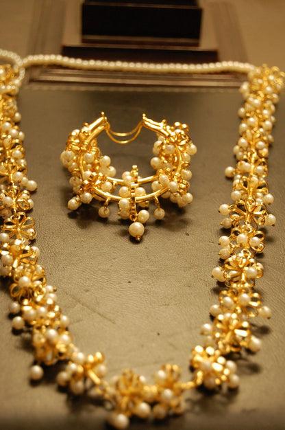 TRADITIONAL MOLSARI WITH PEARL BALAS