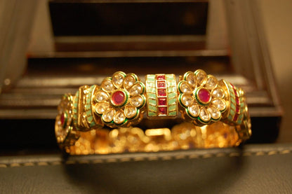 SINGLE FLORAL INDIAN KARA (OPENABLE)