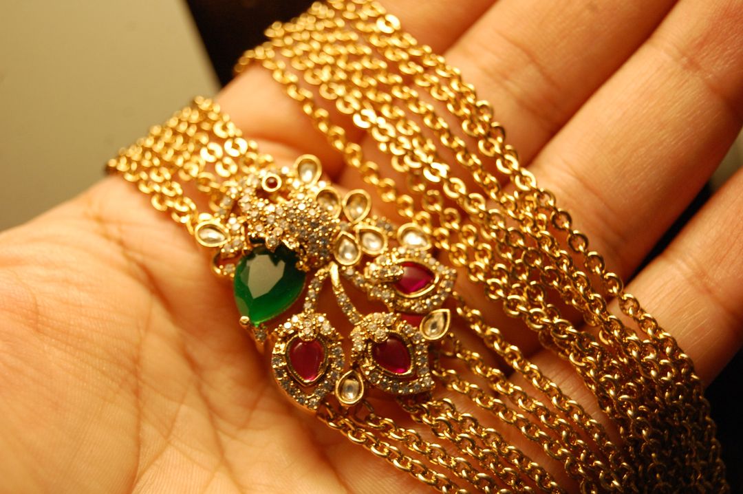 PEACOCK BROOCH CHAIN