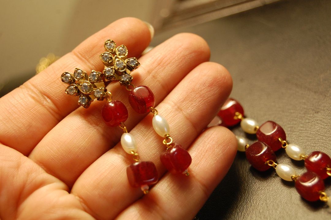 PEARL & RED MALA WITH ZIRCON STRING